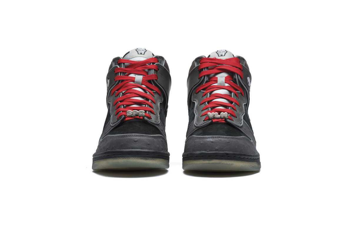 NIKE SB Dunk High MF Doom NIKE SB Dunk High MF Doom