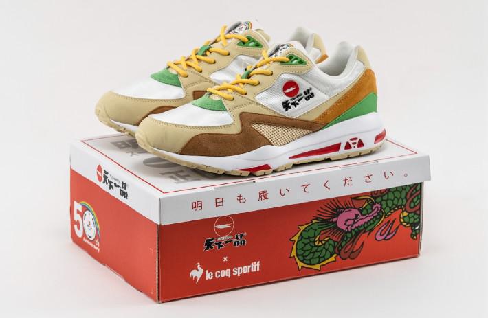 La célèbre chaîne de ramen de Kyoto et Le Coq Sportif s'associent pour créer des baskets inspirées des nouilles. La célèbre chaîne de ramen de Kyoto et Le Coq Sportif s'associent pour créer des baskets inspirées des nouilles.