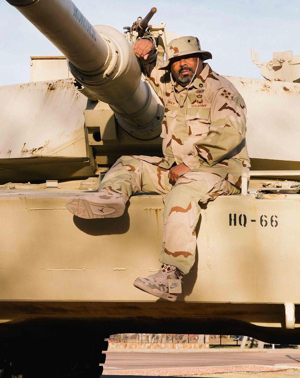 Le père d'Aleali May a inspiré son Air Jordan 4 "Veterans Day" PE Le père d'Aleali May a inspiré son Air Jordan 4 "Veterans Day" PE