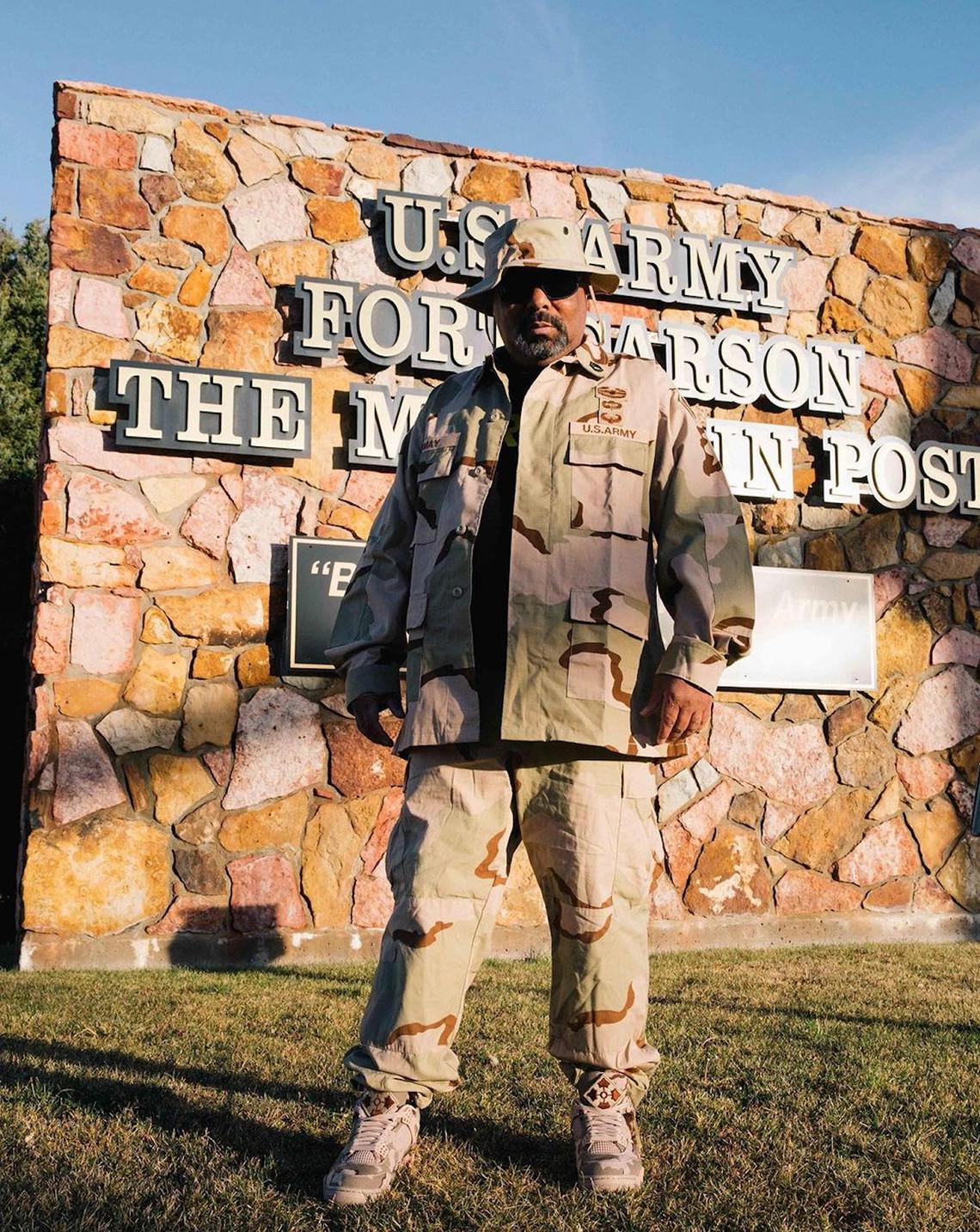 Le père d'Aleali May a inspiré son Air Jordan 4 "Veterans Day" PE Le père d'Aleali May a inspiré son Air Jordan 4 "Veterans Day" PE
