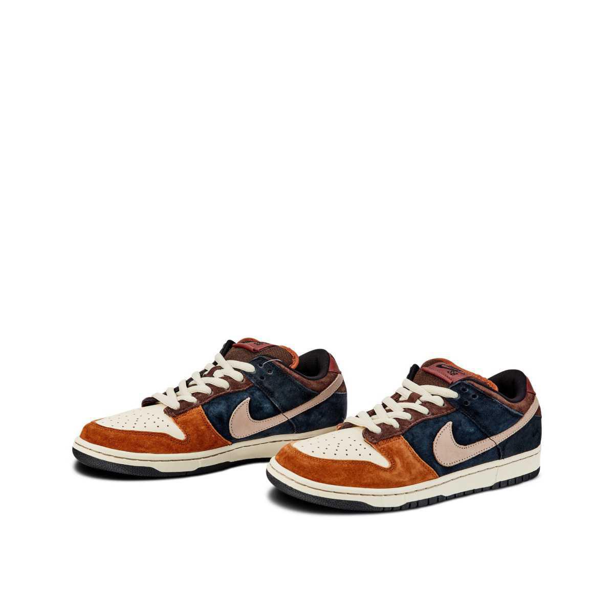 NIKE SB Dunk Low Strummer NIKE SB Dunk Low Strummer
