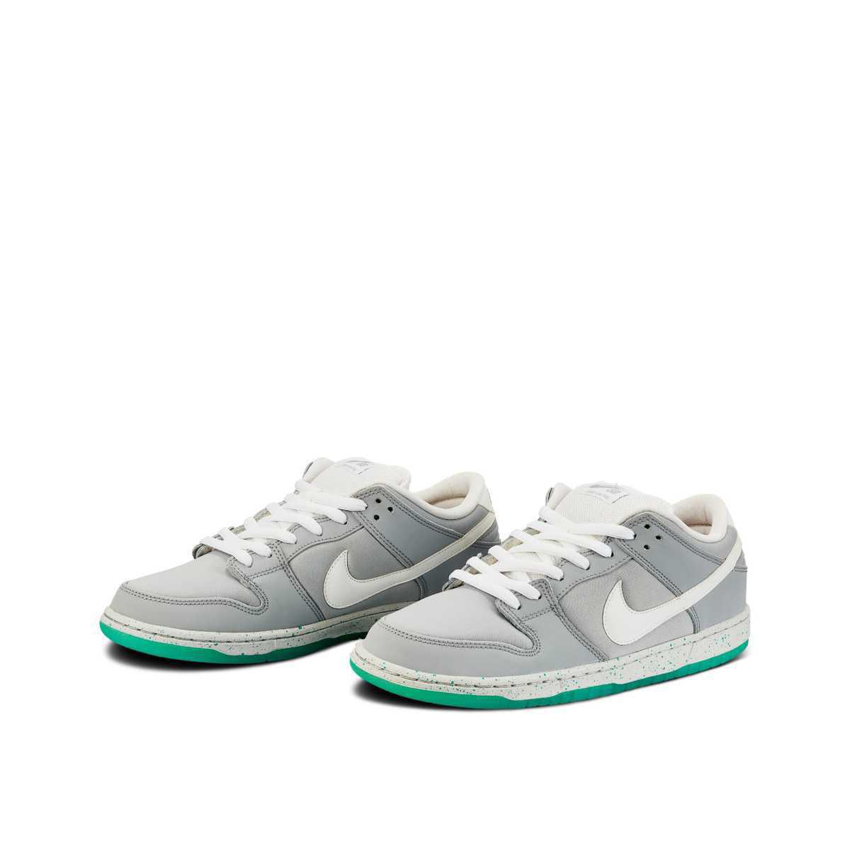 NIKE SB Dunk Low Marty McFly NIKE SB Dunk Low Marty McFly