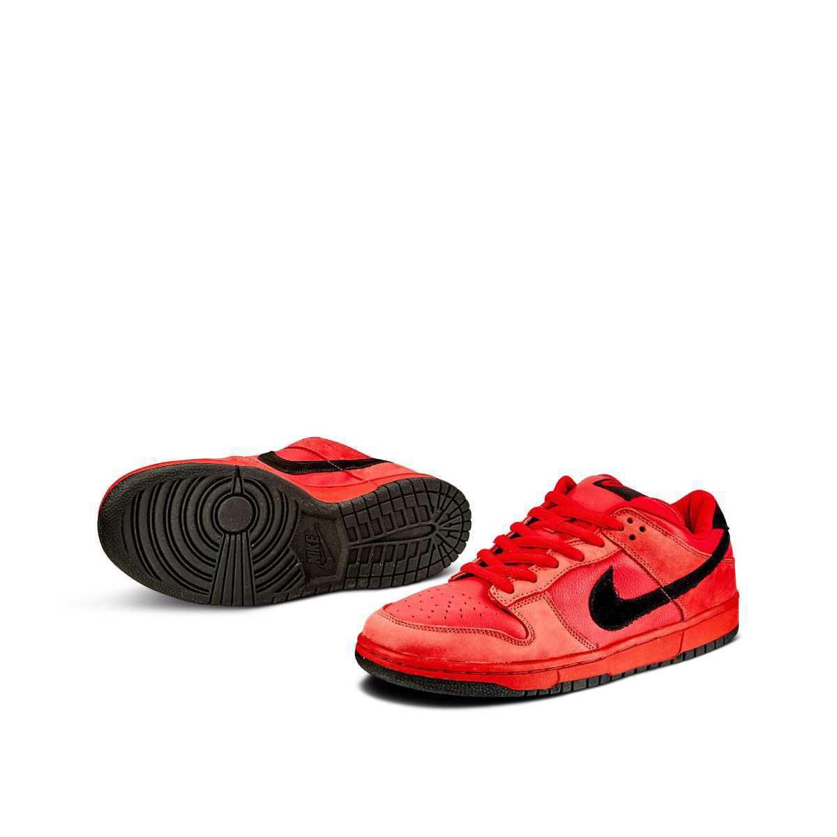 NIKE SB Dunk Low True Red NIKE SB Dunk Low True Red