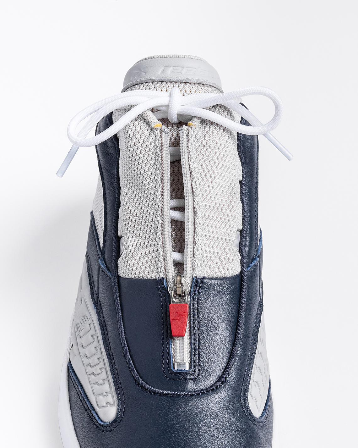 La Reebok Answer IV "Ultramarine" de Packer, un hommage à une icône des années 90, sort cette semaine. La Reebok Answer IV "Ultramarine" de Packer, un hommage à une icône des années 90, sort cette semaine.