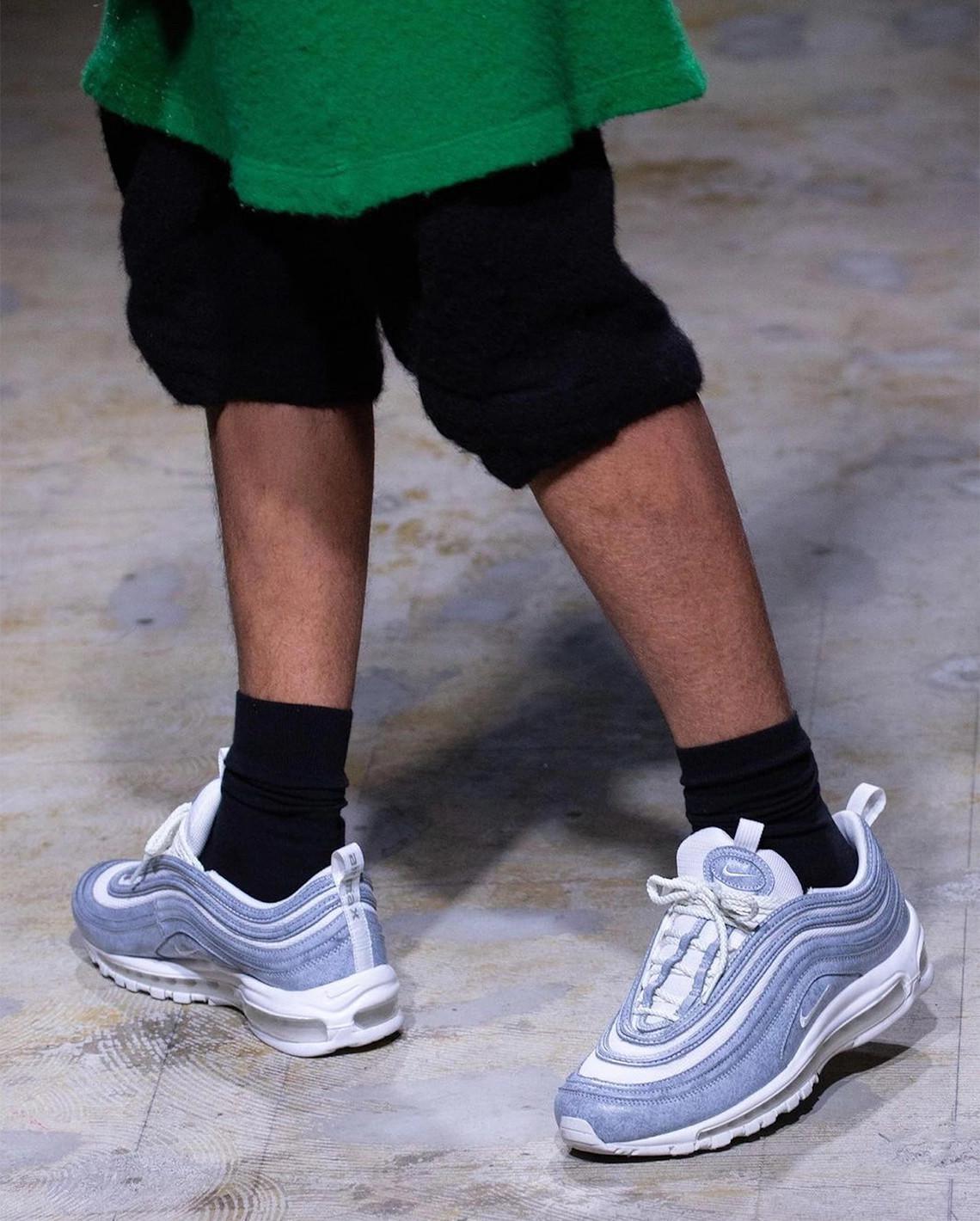 COMME des GARÇONS HOMME PLUS prépare une collaboration avec la Nike Air Max 97 pour la saison 22. COMME des GARÇONS HOMME PLUS prépare une collaboration avec la Nike Air Max 97 pour la saison 22.