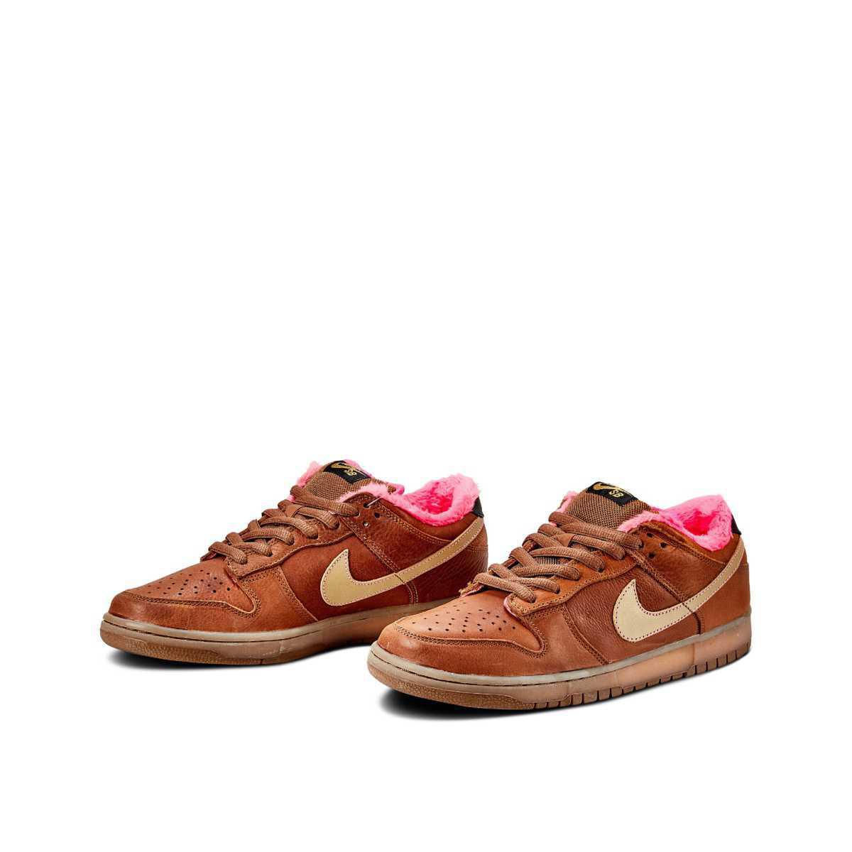 NIKE SB Dunk Low Gibson Guitar NIKE SB Dunk Low Gibson Guitar