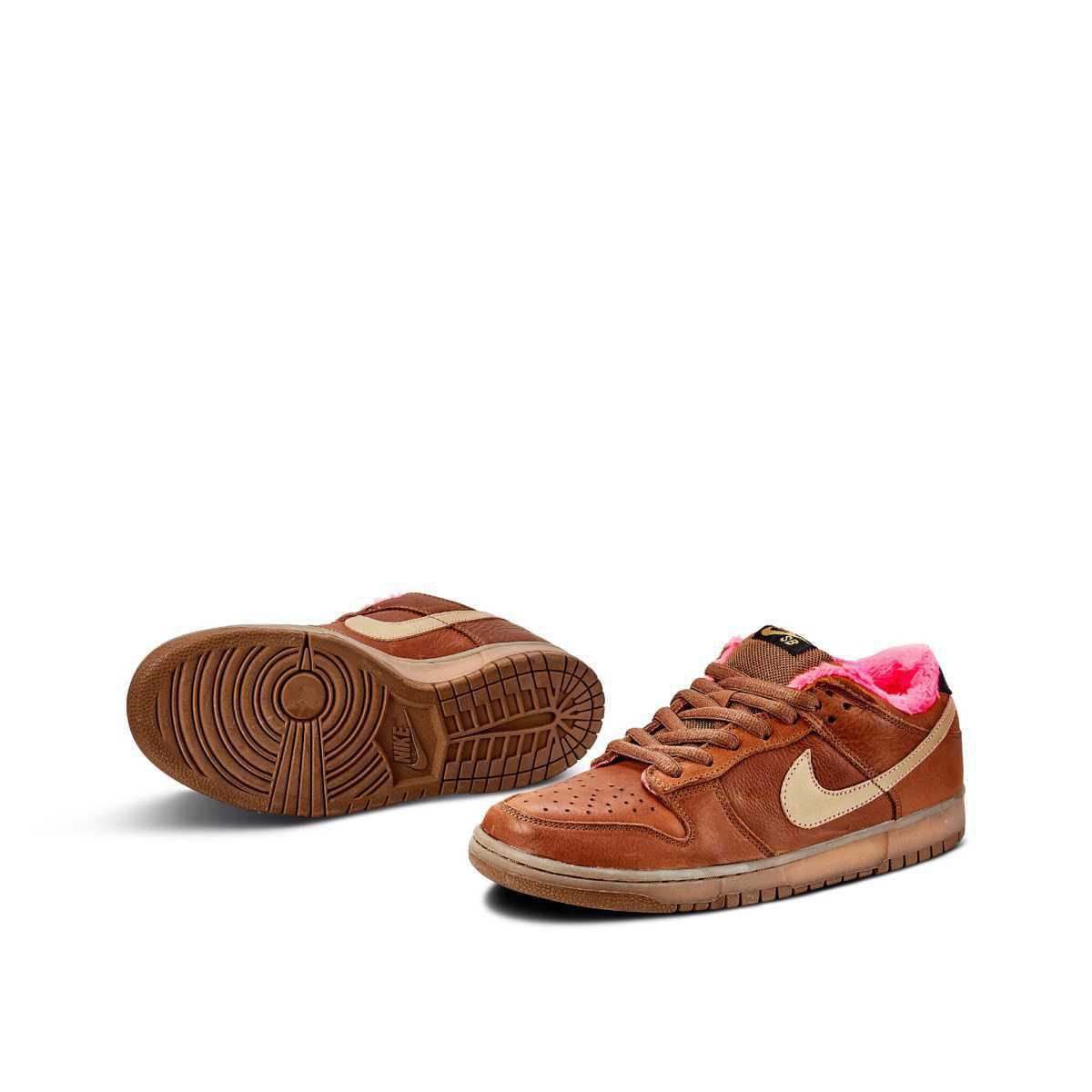 NIKE SB Dunk Low Gibson Guitar NIKE SB Dunk Low Gibson Guitar