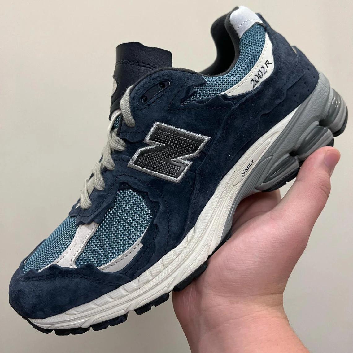 D'autres variantes de la New Balance 2002R "Protection Pack" sont apparues.