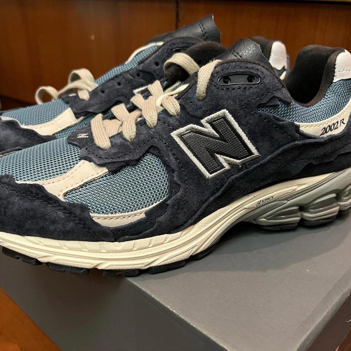 D'autres variantes de la New Balance 2002R "Protection Pack" sont apparues.