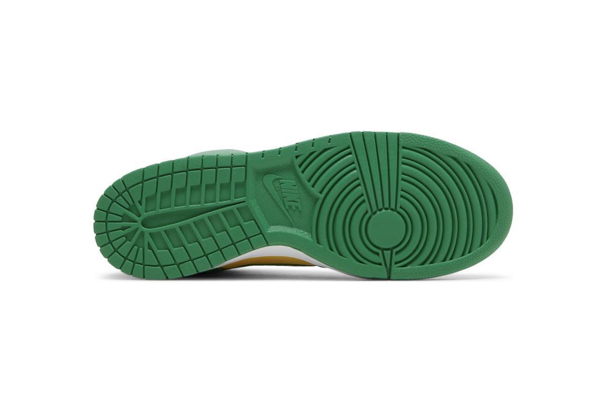 NIKE SB Dunk High x Supreme By Any Means - Brazil NIKE SB Dunk High x Supreme By Any Means - Brazil