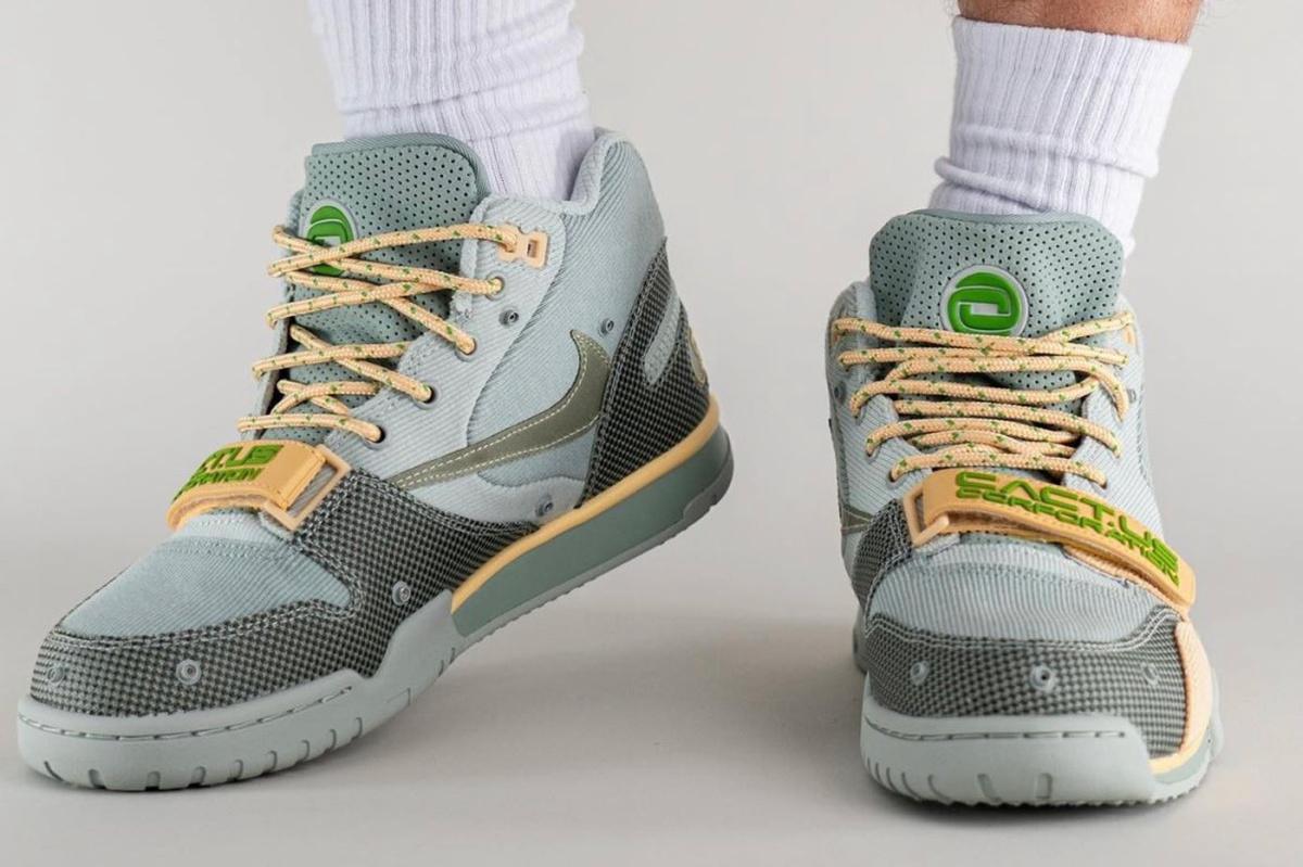 Travis Scott x Nike Air Trainer 1 SP "Grey Haze".