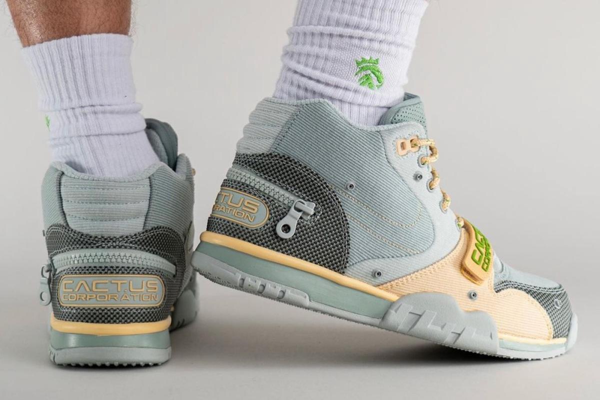 Travis Scott x Nike Air Trainer 1 SP "Grey Haze".