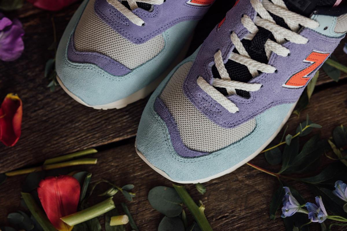 Louis De Guzman honore l'amour de sa mère pour les fleurs avec sa dernière New Balance 574 "Ma Divina". Louis De Guzman honore l'amour de sa mère pour les fleurs avec sa dernière New Balance 574 "Ma Divina".