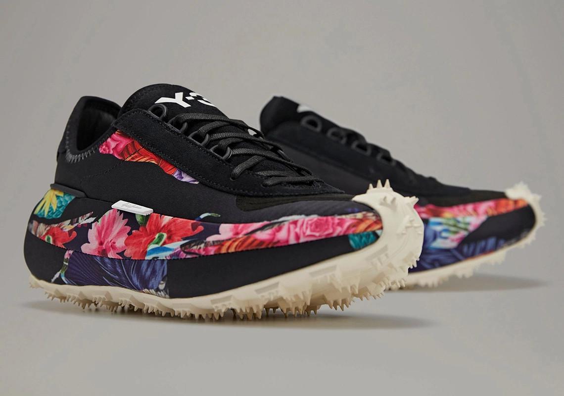 Adidas Y-3 présente sa collection "Chapter 2" pour le printemps/été 2022 Adidas Y-3 présente sa collection "Chapter 2" pour le printemps/été 2022