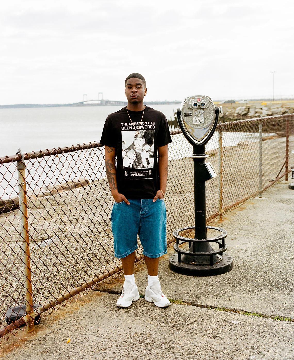 La Reebok Answer IV de Packer, inspirée de Prada, sort en blanc et en argent La Reebok Answer IV de Packer, inspirée de Prada, sort en blanc et en argent