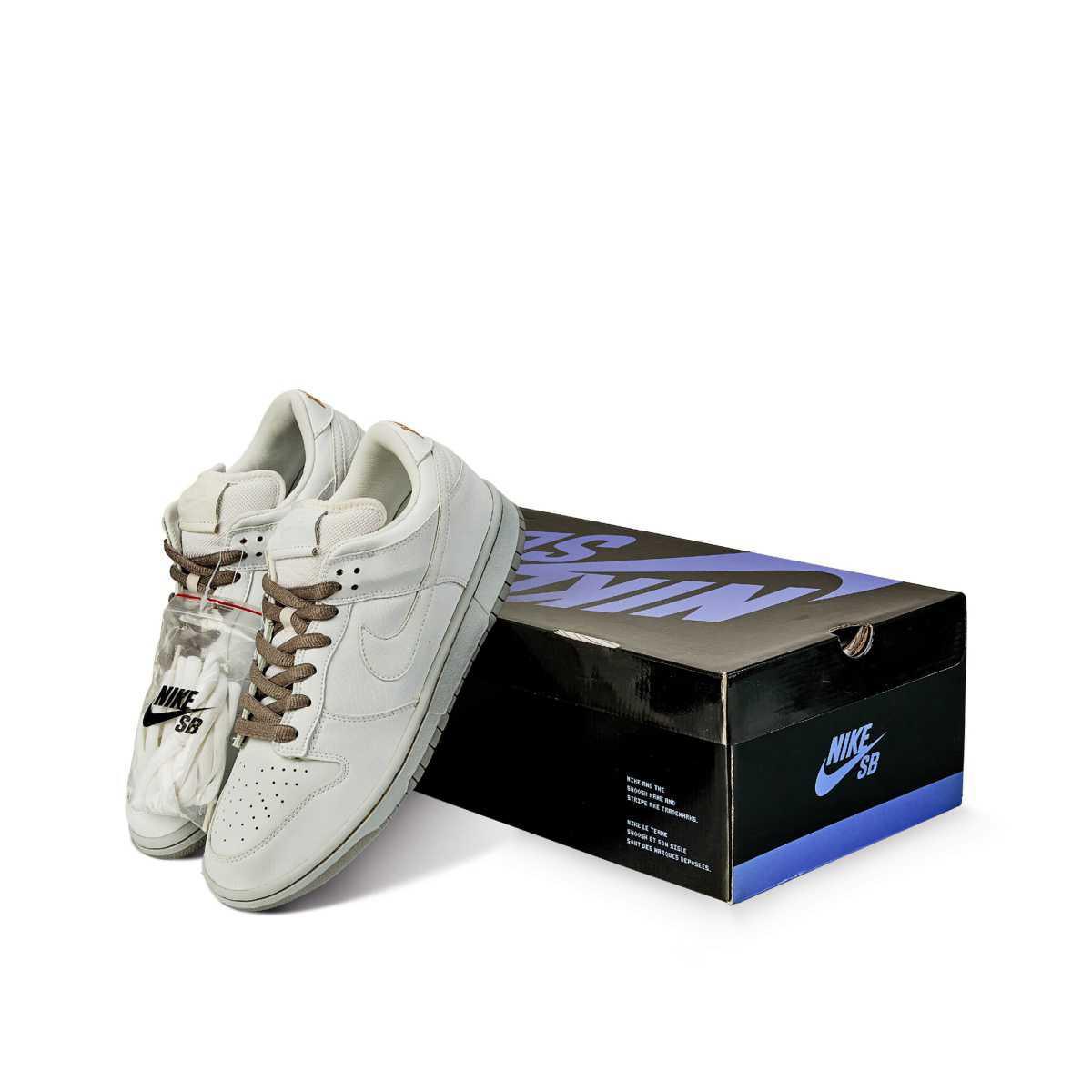 NIKE SB Dunk Low Medicom 4 NIKE SB Dunk Low Medicom 4