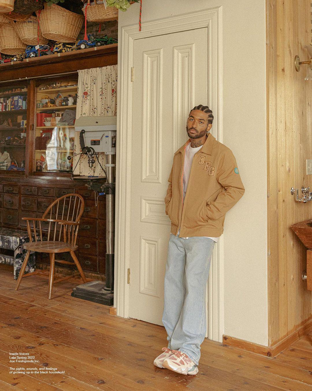 Joe Freshgoods donne un autre aperçu de sa collaboration avec New Balance 9060 "Inside Voices". Joe Freshgoods donne un autre aperçu de sa collaboration avec New Balance 9060 "Inside Voices".