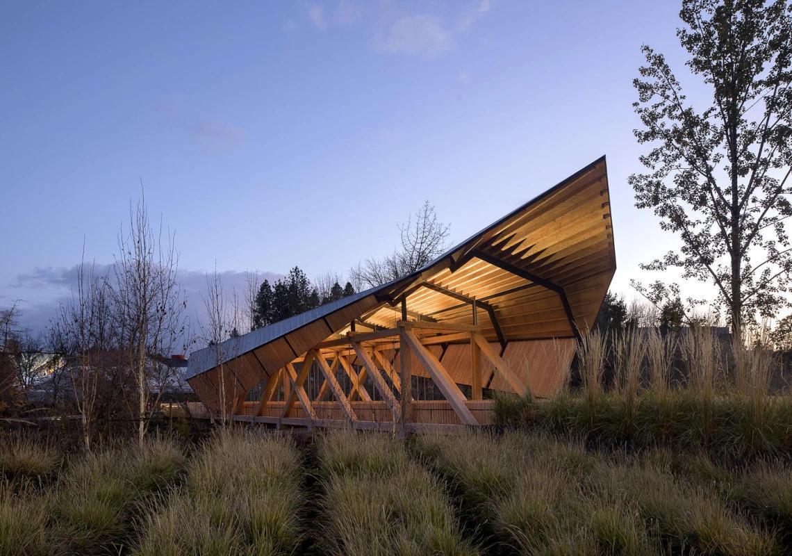 Le bâtiment Serena Williams est le plus grand jamais construit au siège de Nike. Le bâtiment Serena Williams est le plus grand jamais construit au siège de Nike.