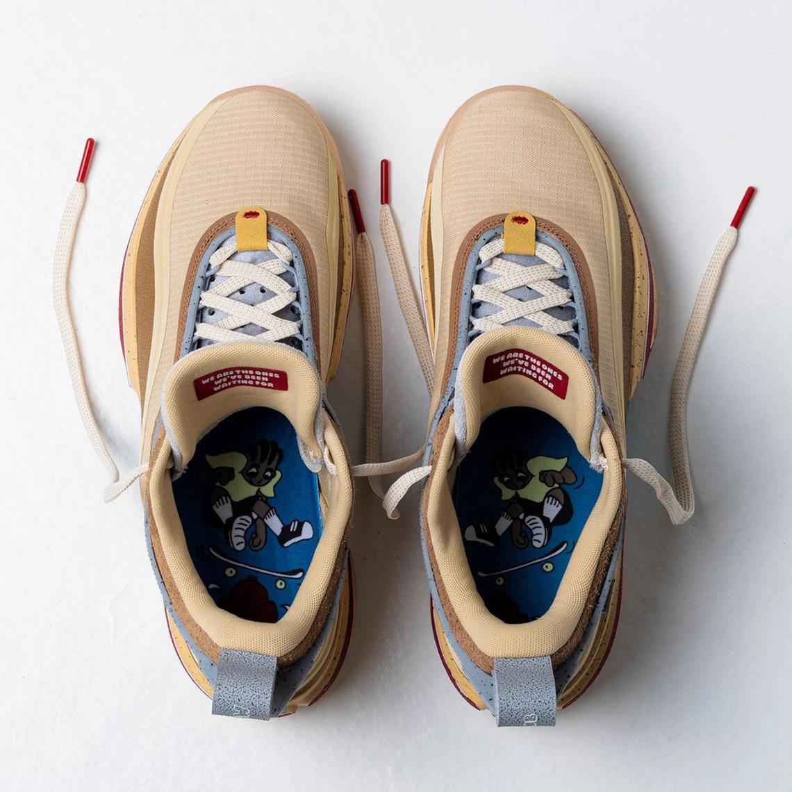 Le Crenshaw Skate Club de Tobey McIntosh et le Jumpman entrent en collision via cet Air Jordan 36 Low PE. Le Crenshaw Skate Club de Tobey McIntosh et le Jumpman entrent en collision via cet Air Jordan 36 Low PE.