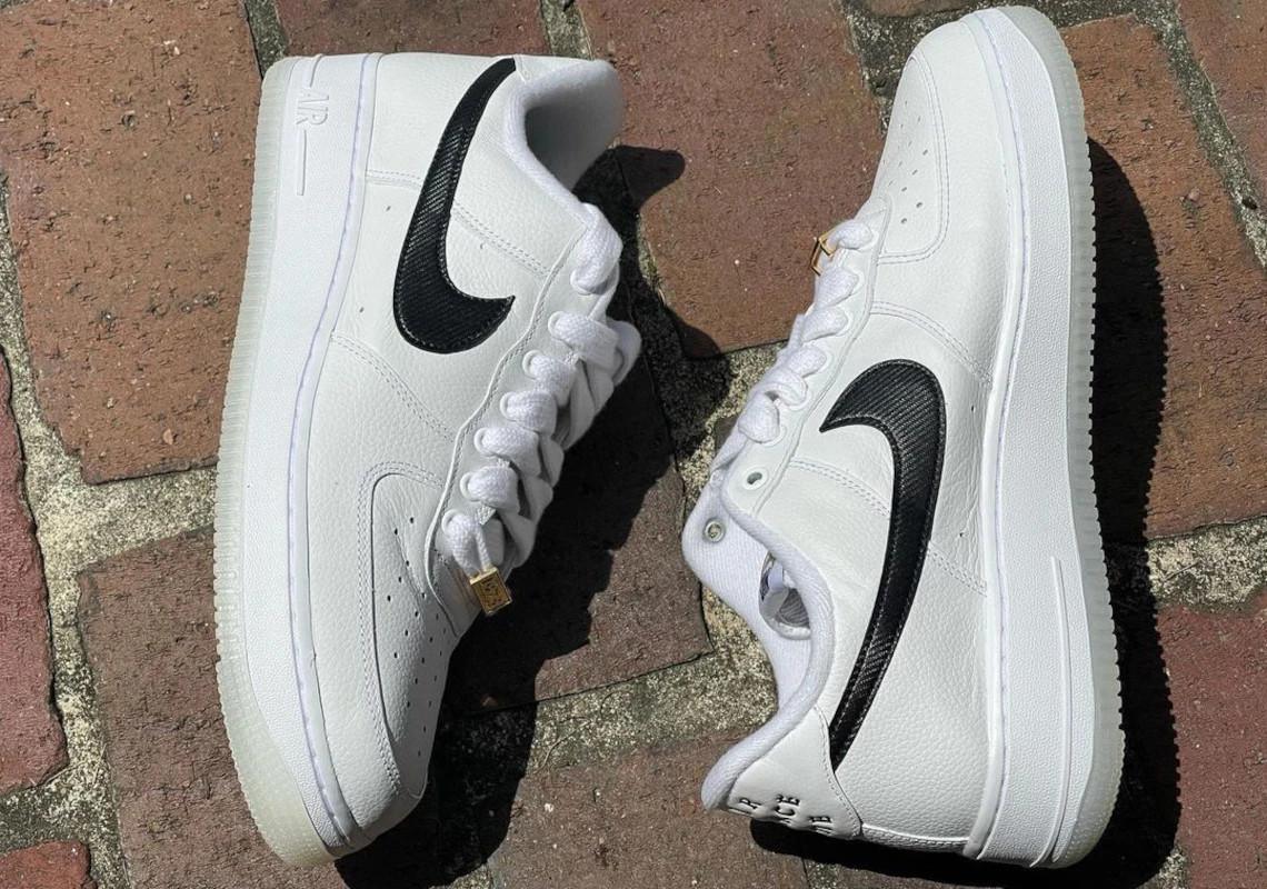 Le 40e anniversaire de la Nike Air Force 1 se poursuit avec la version "Bronx Origins". Le 40e anniversaire de la Nike Air Force 1 se poursuit avec la version "Bronx Origins".