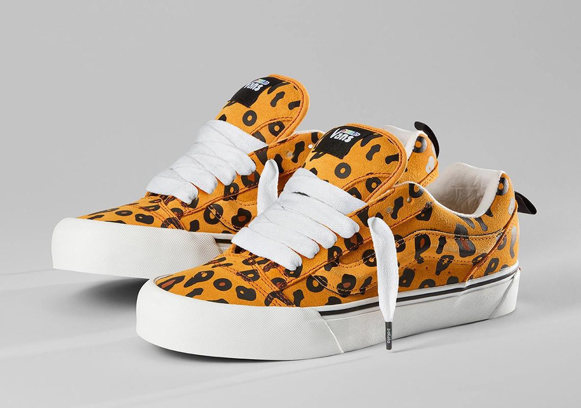 Imran Potato traduit son goût subversif en une collaboration de six pièces avec Vault By Vans. Imran Potato traduit son goût subversif en une collaboration de six pièces avec Vault By Vans.