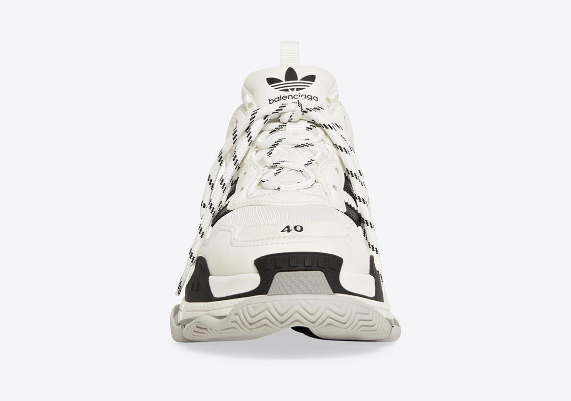 L'ensemble de la collection Balenciaga x adidas est disponible dès maintenant. L'ensemble de la collection Balenciaga x adidas est disponible dès maintenant.