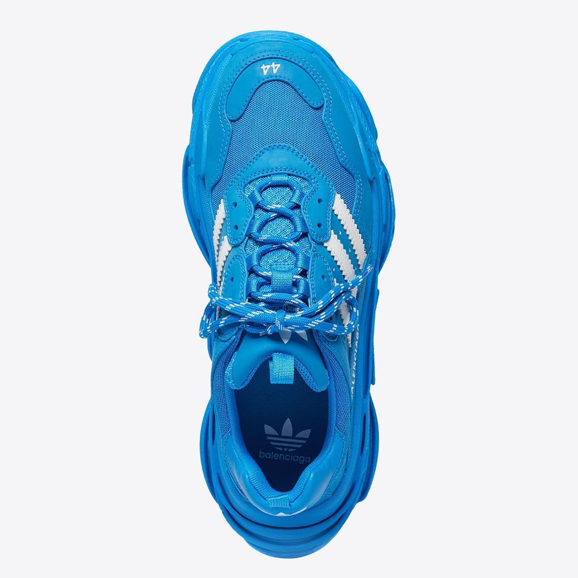 L'ensemble de la collection Balenciaga x adidas est disponible dès maintenant. L'ensemble de la collection Balenciaga x adidas est disponible dès maintenant.