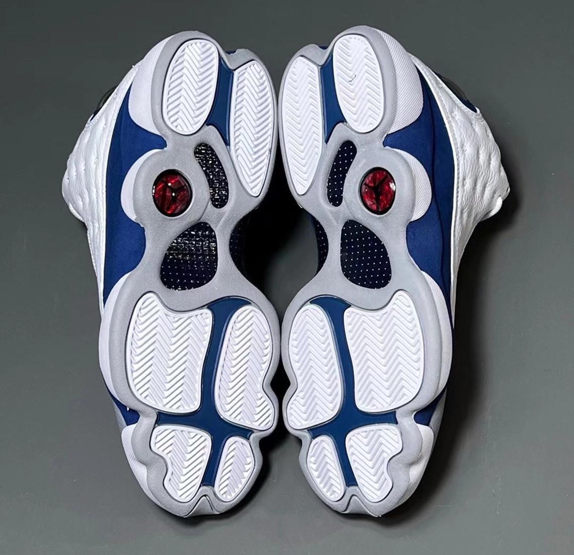 L'Air Jordan 13 "French Blue" est prévue pour le 20 août. L'Air Jordan 13 "French Blue" est prévue pour le 20 août.