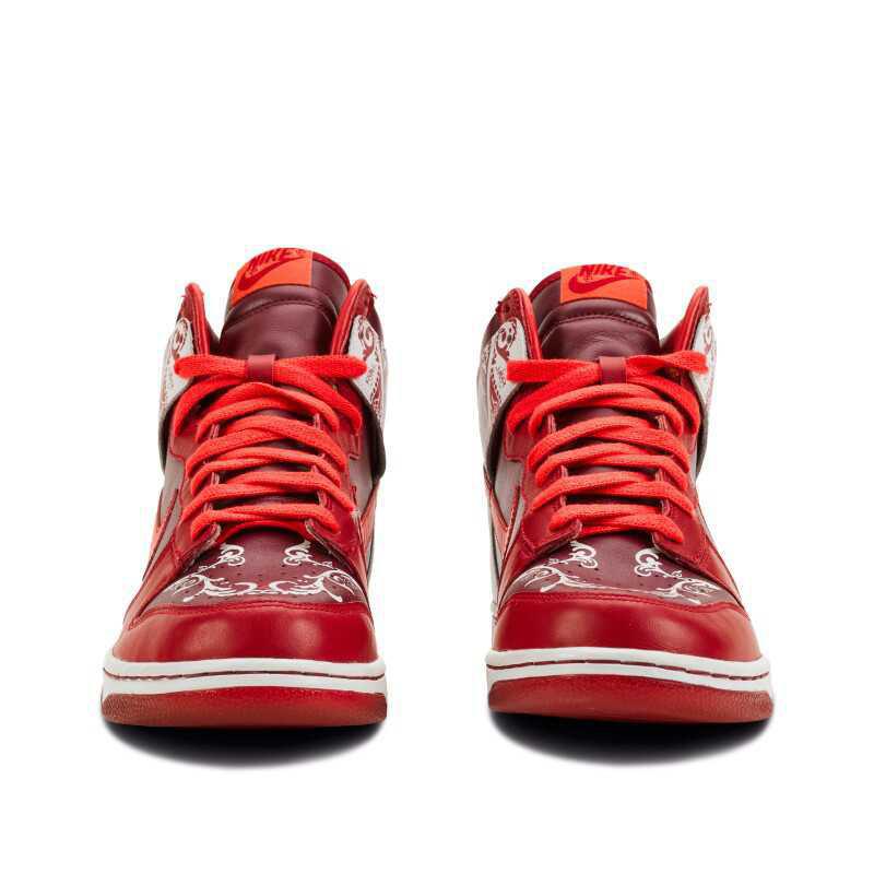 NIKE SB Dunk High Tiger Woods