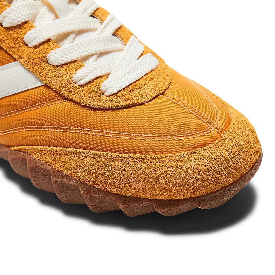 Donald glover présente la RC30 Donald glover présente la RC30