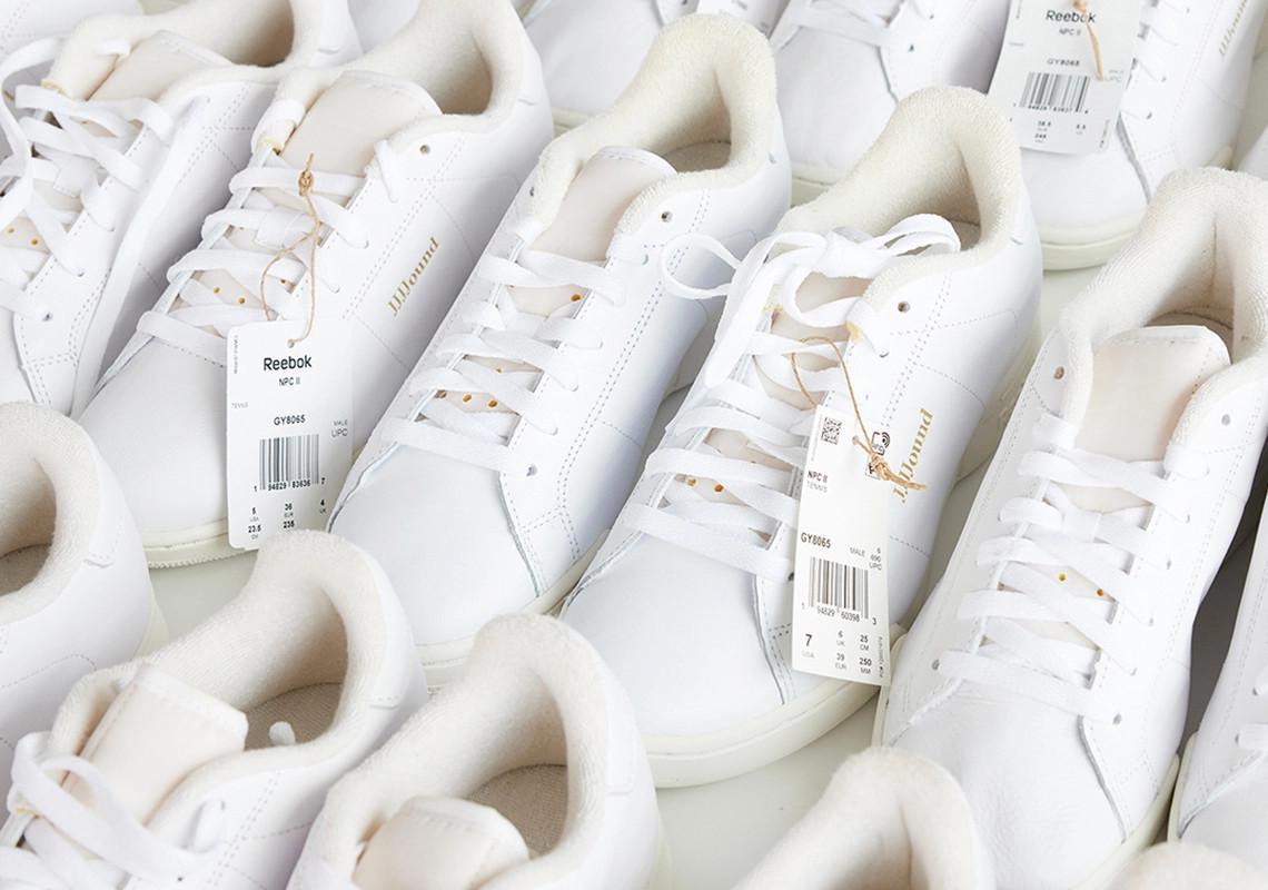 La JJJJound x Reebok NPC II sort d'abord le 21 juillet ; le lancement mondial suivra le 5 août. La JJJJound x Reebok NPC II sort d'abord le 21 juillet ; le lancement mondial suivra le 5 août.