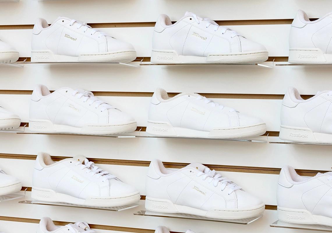 La JJJJound x Reebok NPC II sort d'abord le 21 juillet ; le lancement mondial suivra le 5 août. La JJJJound x Reebok NPC II sort d'abord le 21 juillet ; le lancement mondial suivra le 5 août.