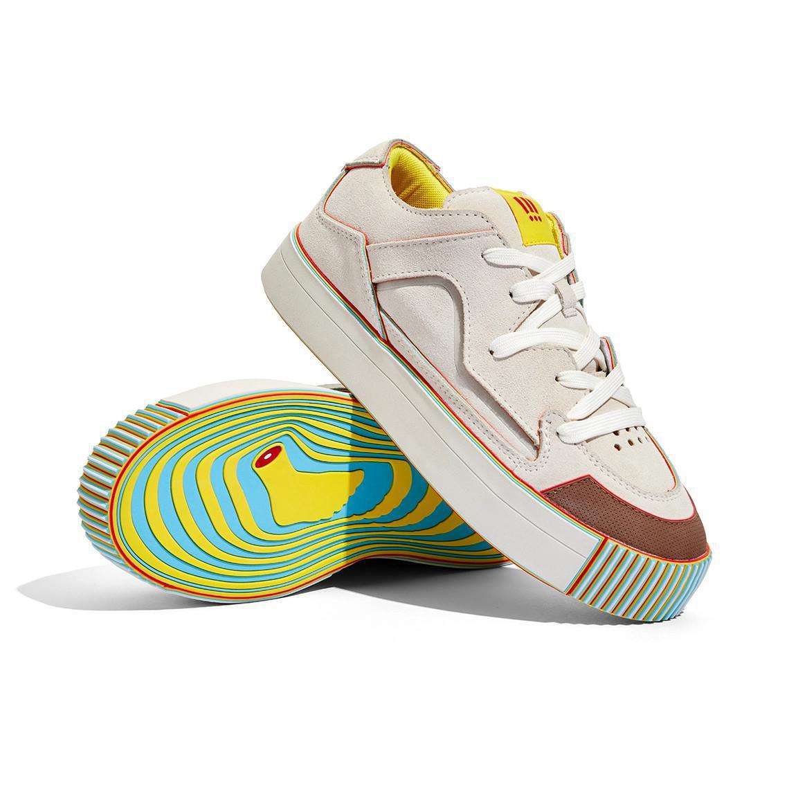 De nombreuses couches colorées composent le MSCHF Gobstomper "Jimmy Fallon Edition". De nombreuses couches colorées composent le MSCHF Gobstomper "Jimmy Fallon Edition".