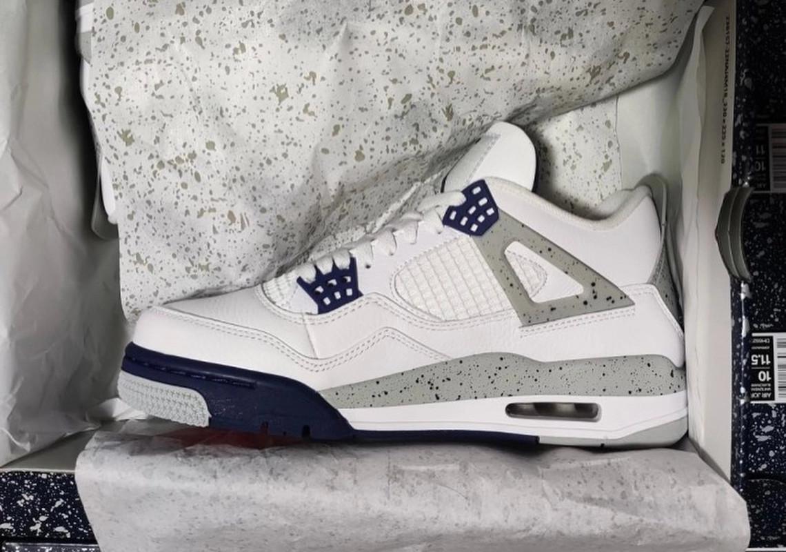 Premier aperçu de l'Air Jordan 4 "White Navy". Premier aperçu de l'Air Jordan 4 "White Navy".