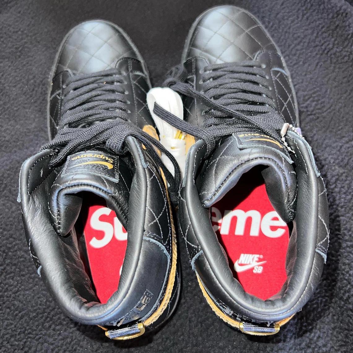 Supreme sort une autre série de Nike SB Blazers matelassés.