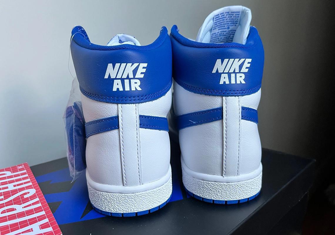 A Ma Maniere aide à inaugurer le Nike Air Ship avec la version "Game Royal". A Ma Maniere aide à inaugurer le Nike Air Ship avec la version "Game Royal".