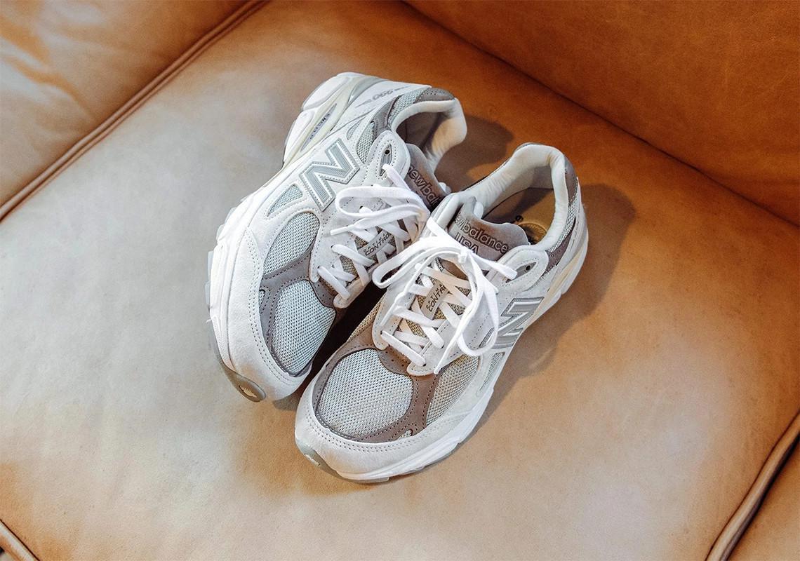 YCMC propose quatre options de dentelle pour sa collaboration avec New Balance 990v3.