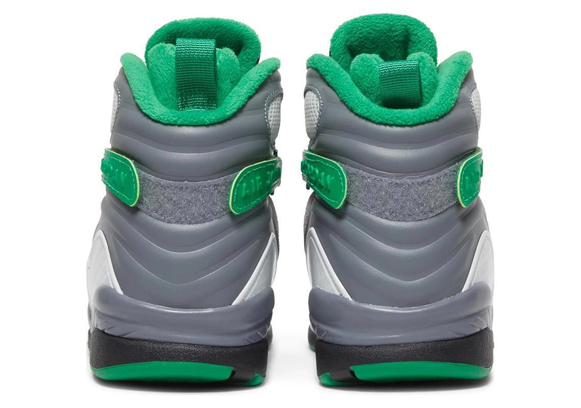 400 paires de cet Air Jordan 8 "Oregon" PE seront bientôt mis aux enchères 400 paires de cet Air Jordan 8 "Oregon" PE seront bientôt mis aux enchères