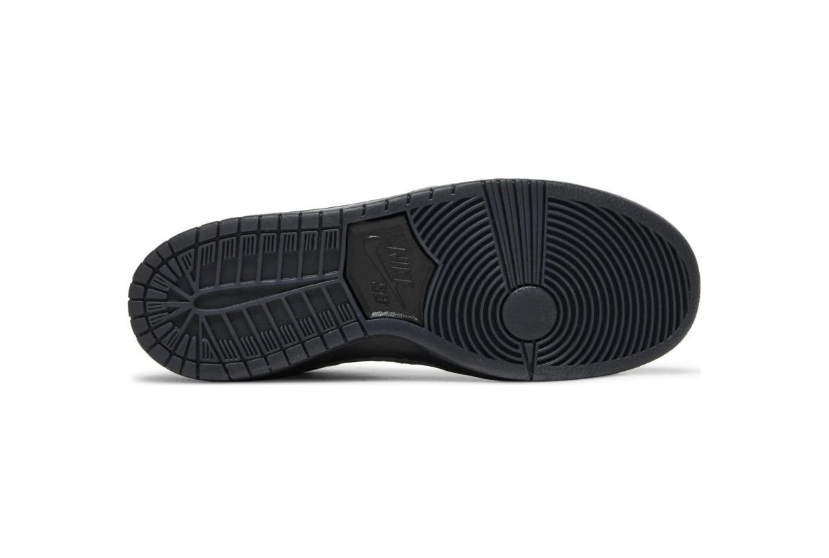 NIKE SB Dunk High x FAUST Black Gold NIKE SB Dunk High x FAUST Black Gold