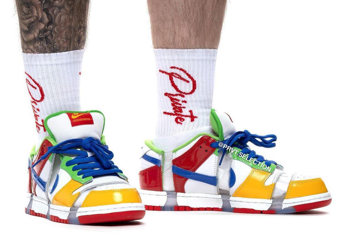 Nike SB et eBay sont littéralement en train de recoller les morceaux de leur Dunk Low. Nike SB et eBay sont littéralement en train de recoller les morceaux de leur Dunk Low.