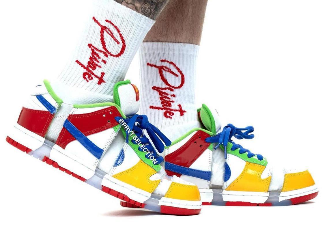 Nike SB et eBay sont littéralement en train de recoller les morceaux de leur Dunk Low. Nike SB et eBay sont littéralement en train de recoller les morceaux de leur Dunk Low.