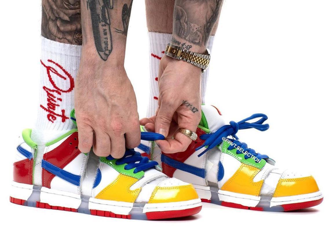 Nike SB et eBay sont littéralement en train de recoller les morceaux de leur Dunk Low. Nike SB et eBay sont littéralement en train de recoller les morceaux de leur Dunk Low.