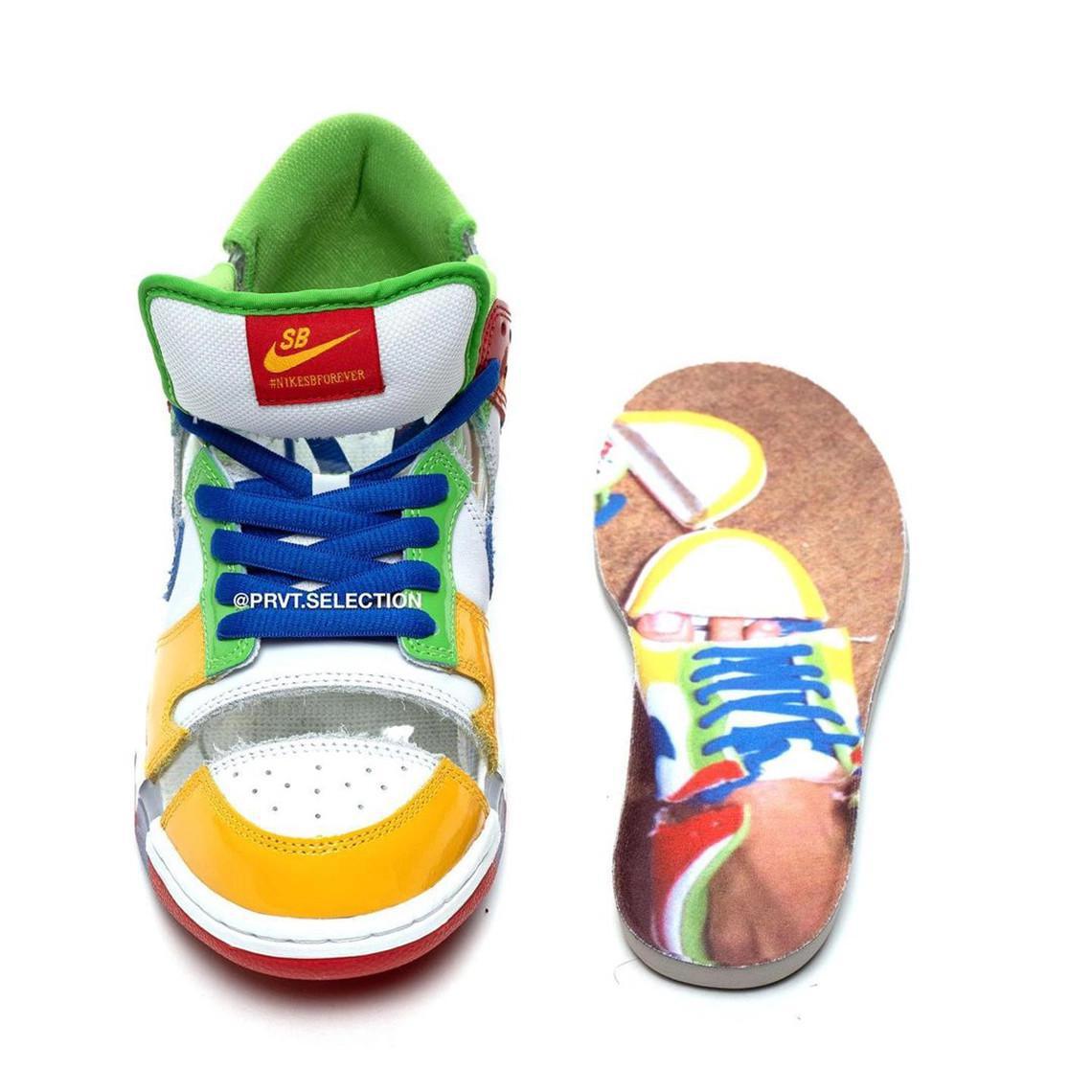 Nike SB et eBay sont littéralement en train de recoller les morceaux de leur Dunk Low. Nike SB et eBay sont littéralement en train de recoller les morceaux de leur Dunk Low.