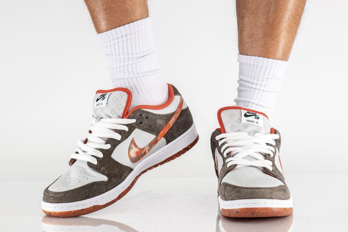 NIKE SB x Dunk Low D.C.