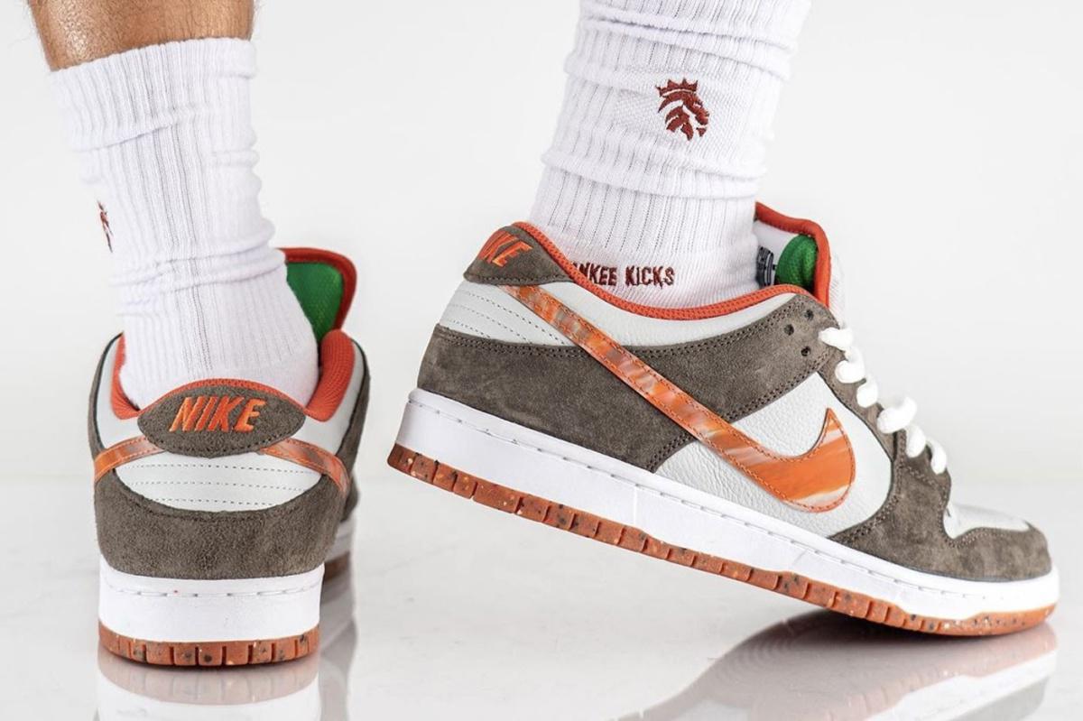 NIKE SB x Dunk Low D.C.