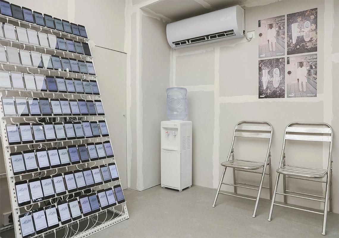 Le Pop-Up de Shanghai de JJJJound et PUMA s'inspire de Clickfarms. Le Pop-Up de Shanghai de JJJJound et PUMA s'inspire de Clickfarms.