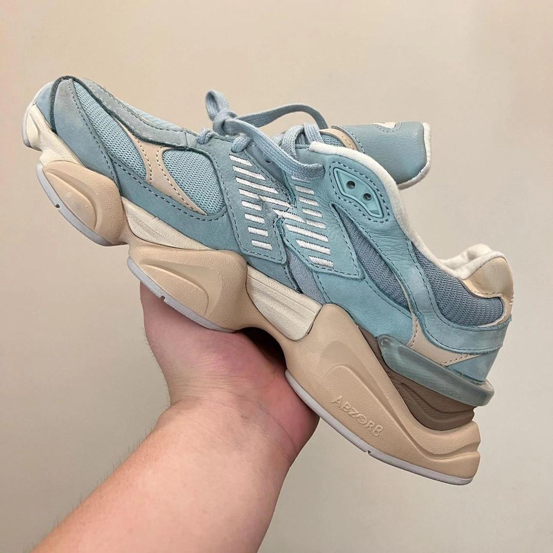 La New Balance 90/60 fait surface dans une version bleu piscine. La New Balance 90/60 fait surface dans une version bleu piscine.
