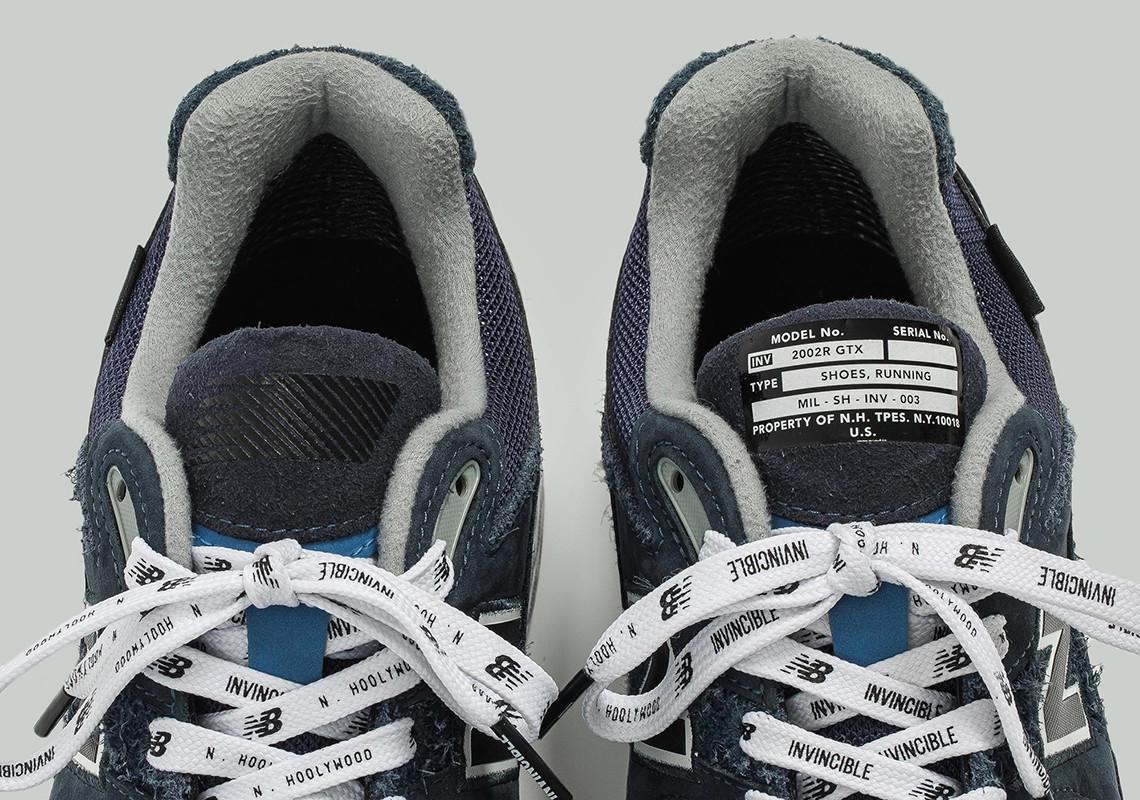N.HOOLYWOOD, INVINCIBLE et New Balance dévoilent officiellement la 2002R GTX "Blue Moon". N.HOOLYWOOD, INVINCIBLE et New Balance dévoilent officiellement la 2002R GTX "Blue Moon".