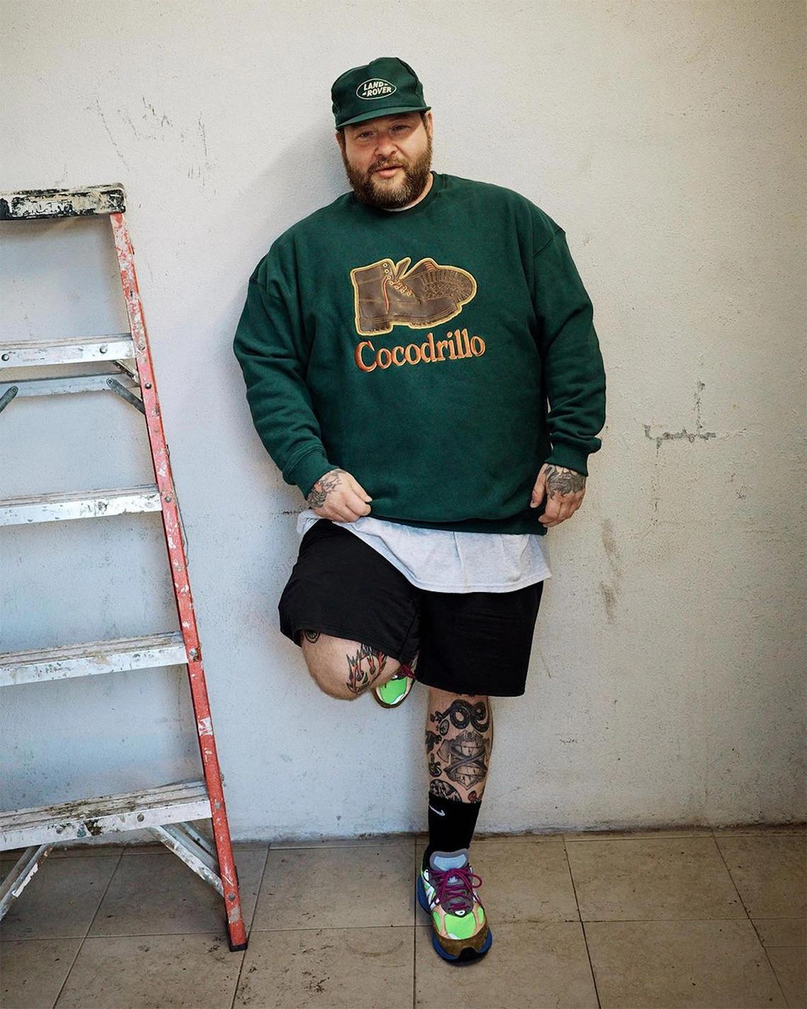 Action Bronson révèle les détails de sa collaboration avec New Balance 990v6. Action Bronson révèle les détails de sa collaboration avec New Balance 990v6.