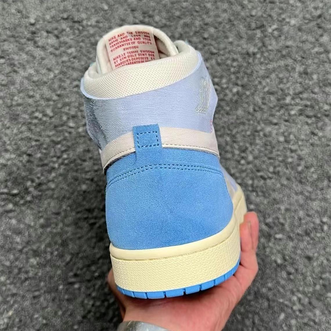 L'Air Jordan 1 Zoom CMFT 2 revient à un rembourrage standard de la cheville. L'Air Jordan 1 Zoom CMFT 2 revient à un rembourrage standard de la cheville.